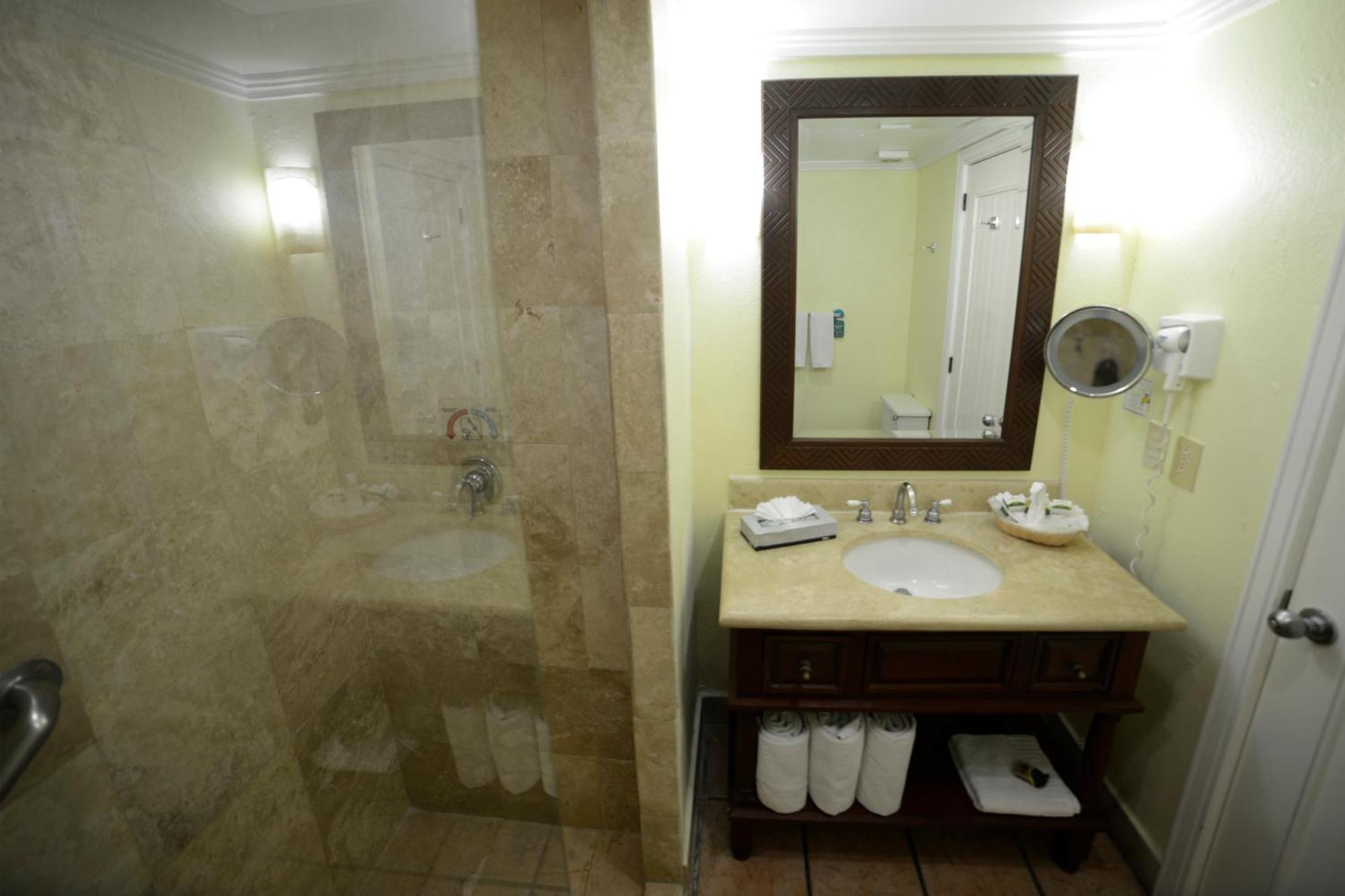One Bedroom Deluxe Suite Beach Front